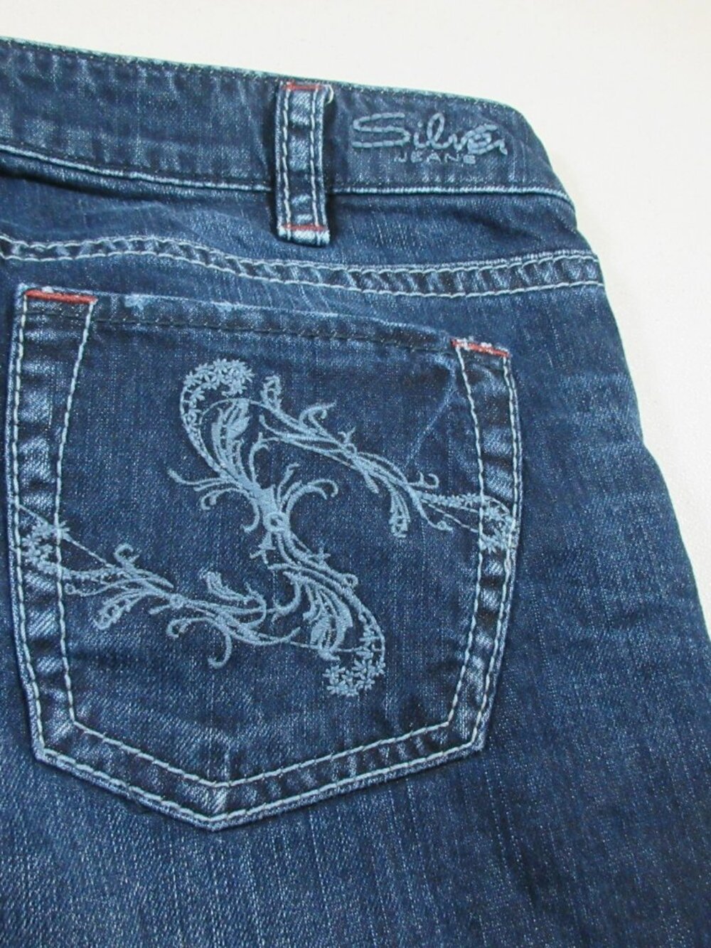Silver Jeans womens indigo Santorini stretch crop jeans 31 EUC